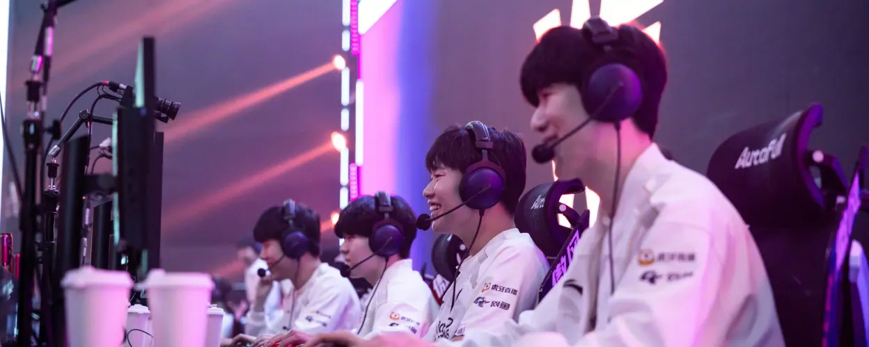  Invictus Gaming  trionfa su  JD Gaming  nel LPL Split 3 2025