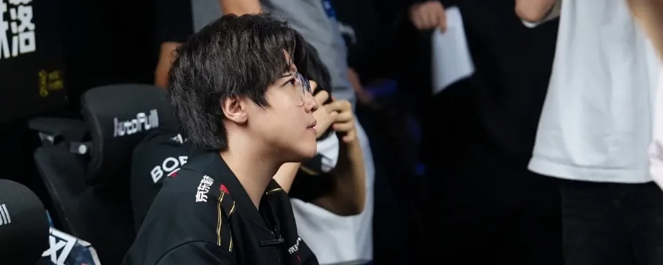 JD Gaming Triumph Over EDward Gaming in Intense LPL Split 3 2025 Series ...