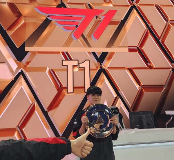 Gumayusi Updates Ins: created wonderful memories and left, I will safely return home. 