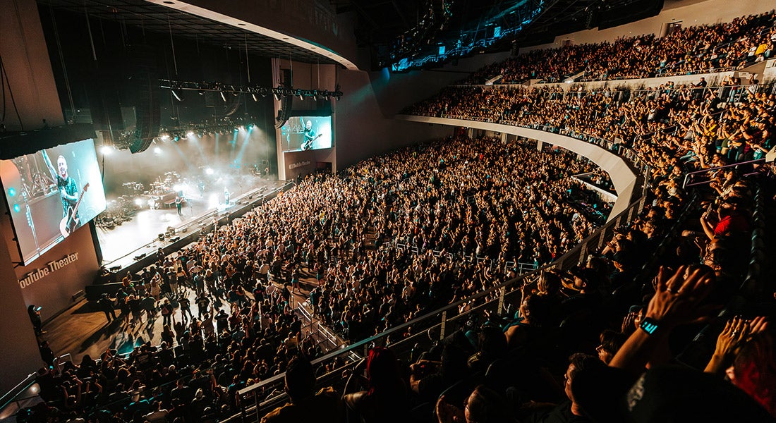 LCS 발표: 여름 결승 장소는 5000명만 수용 가능한 YouTube Theater로 확정되었습니다.