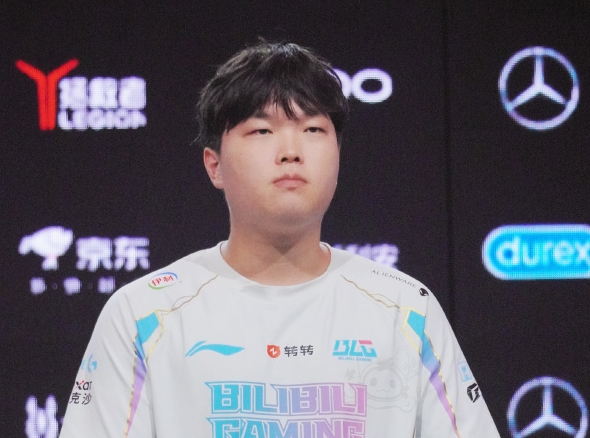 Gioca solo reale!  bin  una volta difese  faker  contro i netizen: Uzi e  faker  non sono paragonabili, figuriamoci uno streamer di PUBG