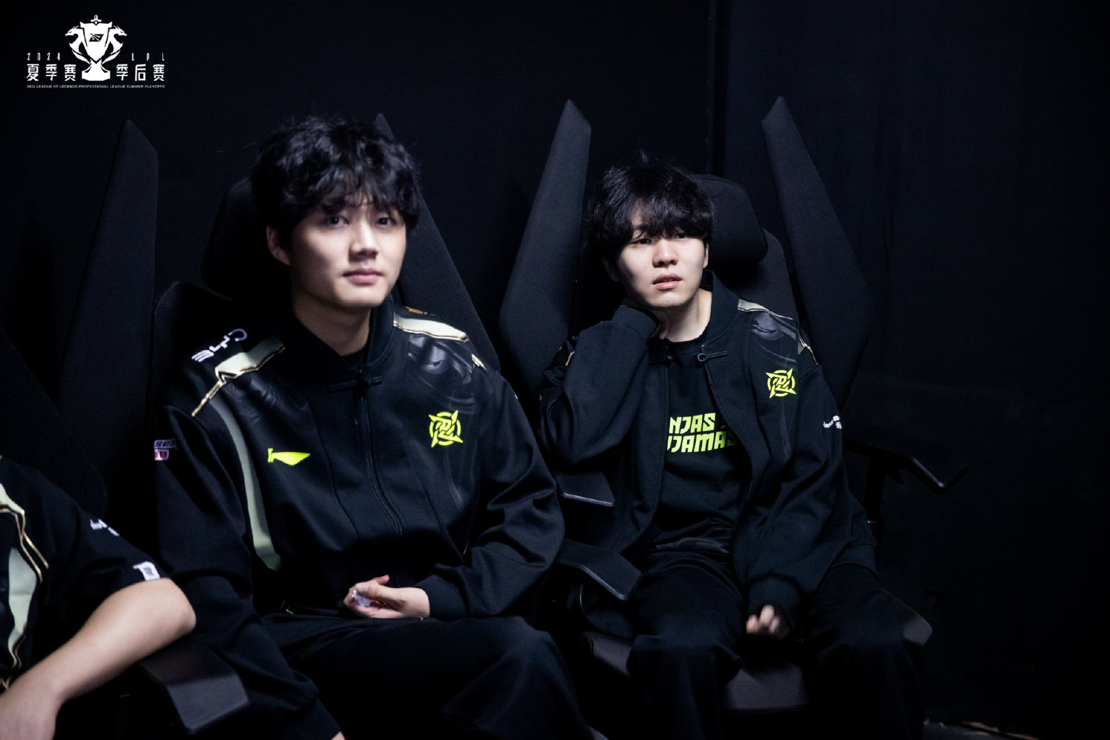 NIP 그룹 인터뷰  rookie  :  Yagao 에게 말하고 싶은 것은 이 버전이 우리 둘 다에게 꽤 짜증난다는 것입니다. 우리 둘 다  AD  미드 라이너를 좋아하지 않습니다.