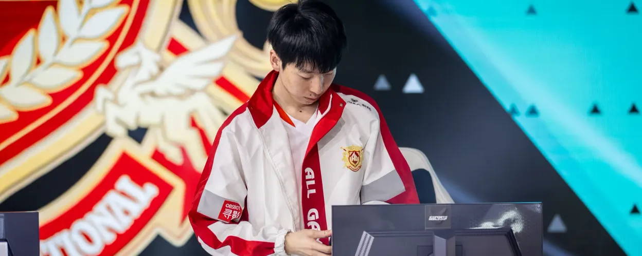  Anyone's Legend  — Unang Grand Finalists ng Esports World Cup 2025