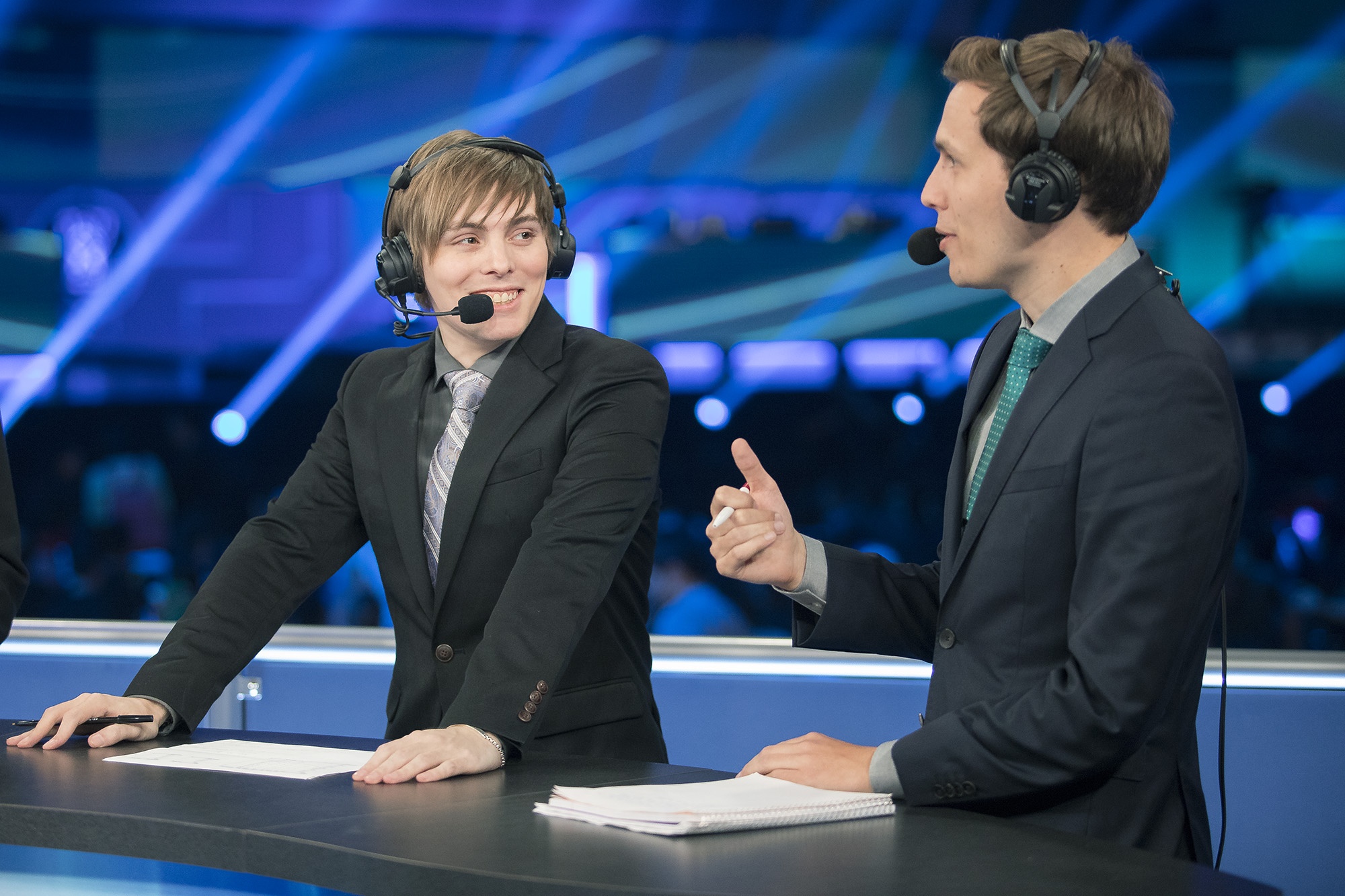 IMLS and IWDominate: Your Guides to LoL Worlds 2023 Betting Bonanza with EsportsBet.io's Risk-Free Bonus!