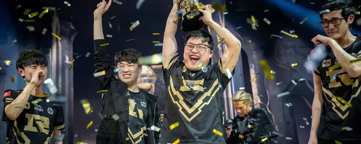  Uzi  宣布计划举办并参加自己的比赛—— Uzi  CUP