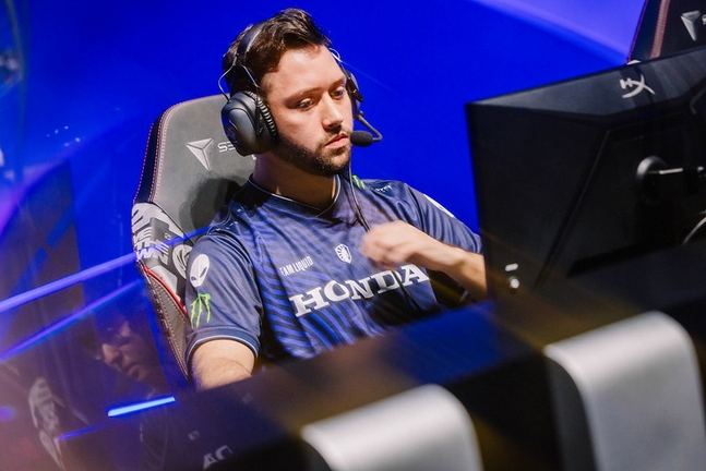  APA : "Las competiciones internacionales ofrecen experiencias invaluables de enfrentarse a los mejores mid laners."