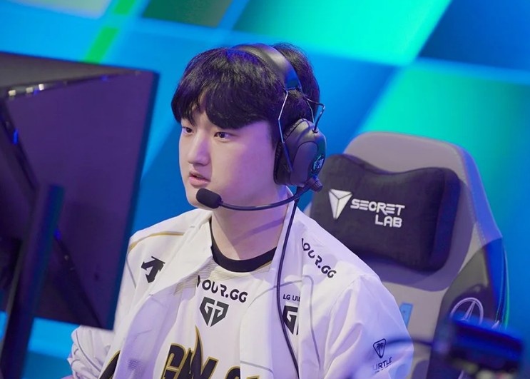  Generation Gaming . Peyz : I will become a better player next year; I hope LCK wins the championship