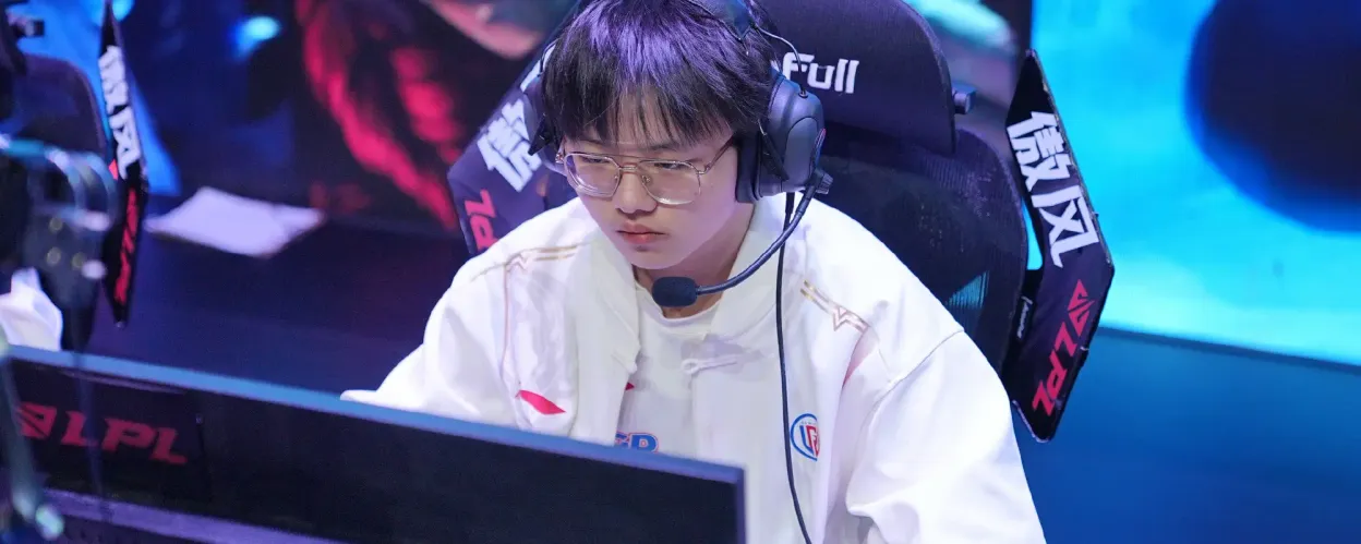  LGD Gaming 와  Team WE 이  LPL  스플릿 2 2025에서 승리를 확보했습니다.