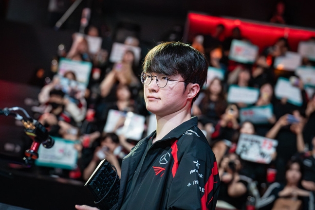 勤奮的老鄧！ faker  在比賽前在韓服使用多個不同的中路英雄來玩  Rank 