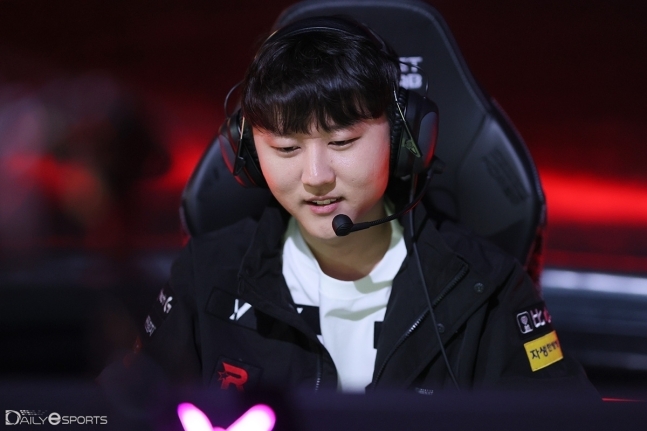  Pyosik : Thật vinh dự khi được ở cùng đội với  Deft  trong cột mốc 1000 trận đấu của anh ấy