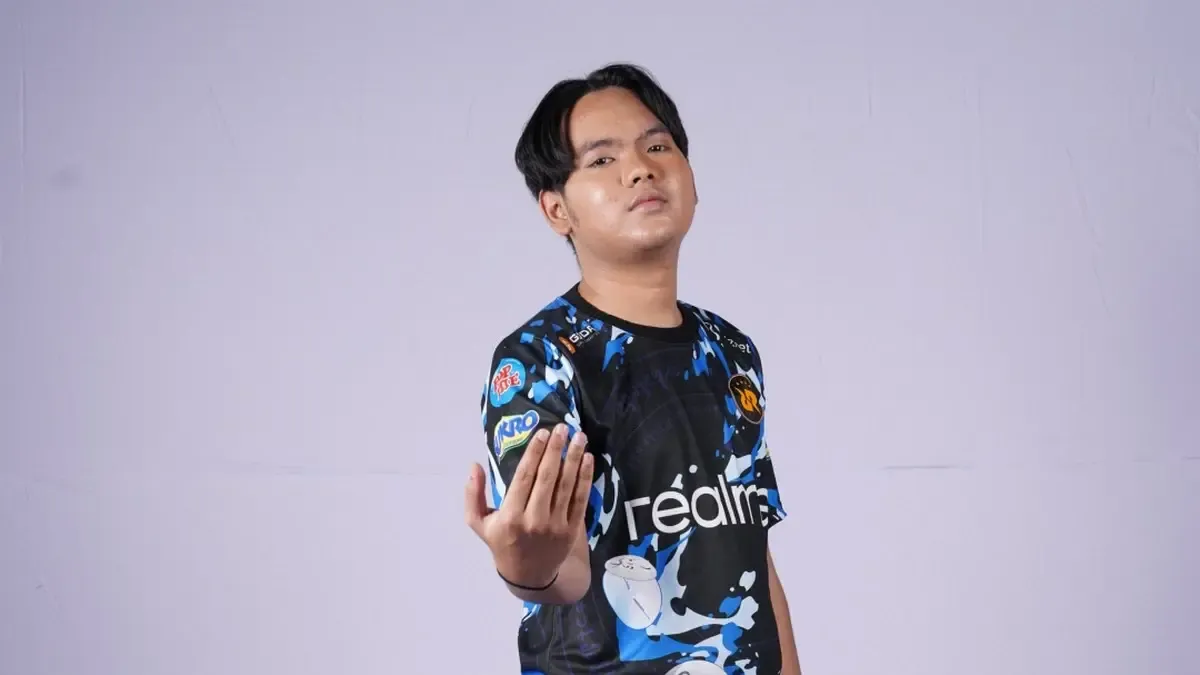  RRQ Hoshi 's  Idok  credits  Skylar , Khezcute for his success in MPL Indonesia