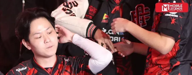 Becoming AE Coach in MPL ID S14,  Rekt  Learns a Lot from Zeys