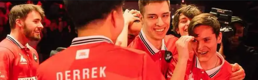 Assistant coach Mikes leaves  100 Thieves 