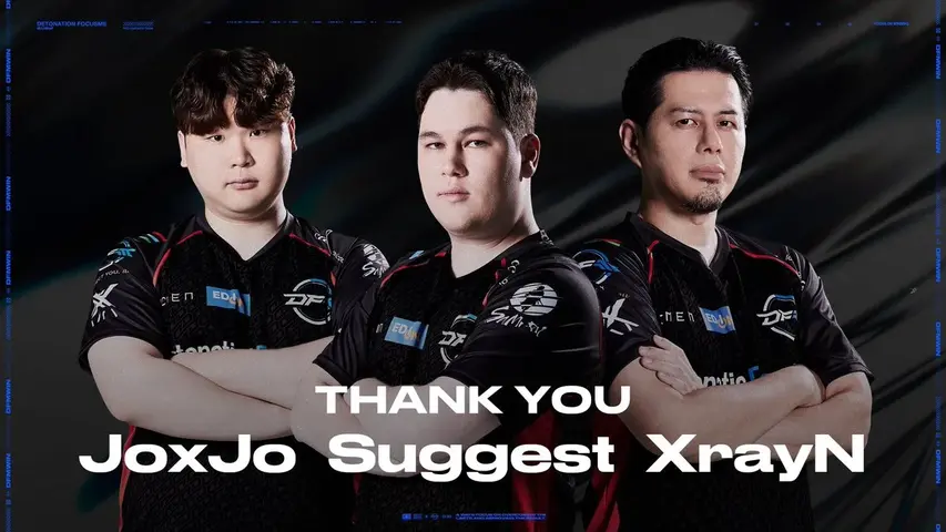 Những người bình luận chỉ trích tổ chức  Detonation FocusMe  vì những thay đổi đội hình đột ngột