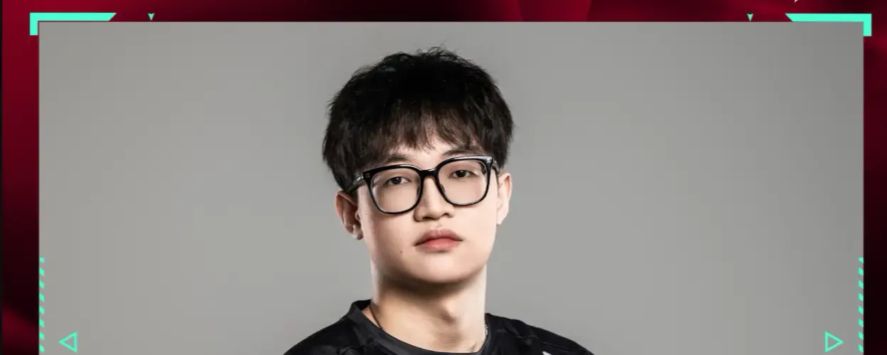 Jieni7 从  EDward Gaming  的学院转入主阵容