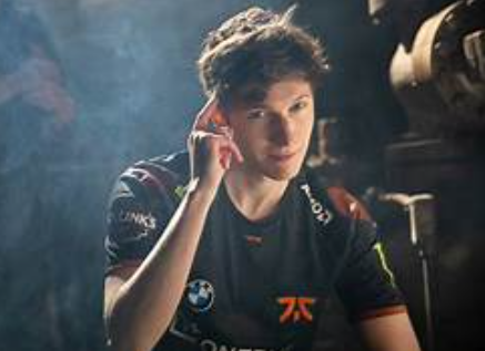  boaster  mengakui kekurangan berdiri melawan Bilibili selama konferensi pers  Fnatic 