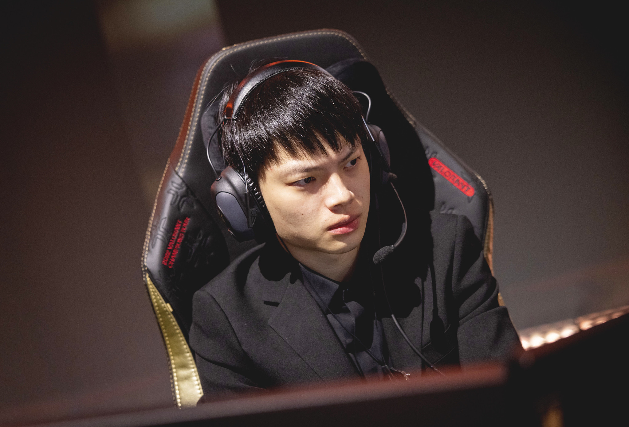 【战队动态】AfteR的合同已从EDG移除，Muggle由选手身份变更为主教练