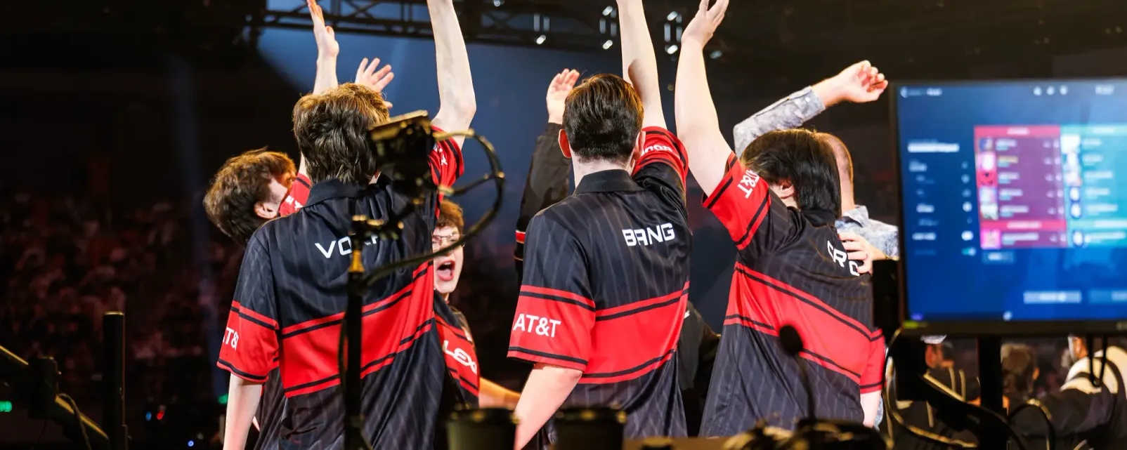 Vitality 和  100 Thieves  确保了冠军上海季后赛的名额